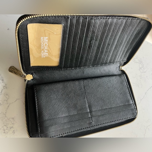 Michael Kors Travel Size Wallet - Picture 4 of 7